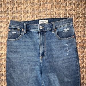 Abercrombie straight leg jeans - Size 6 Regular
